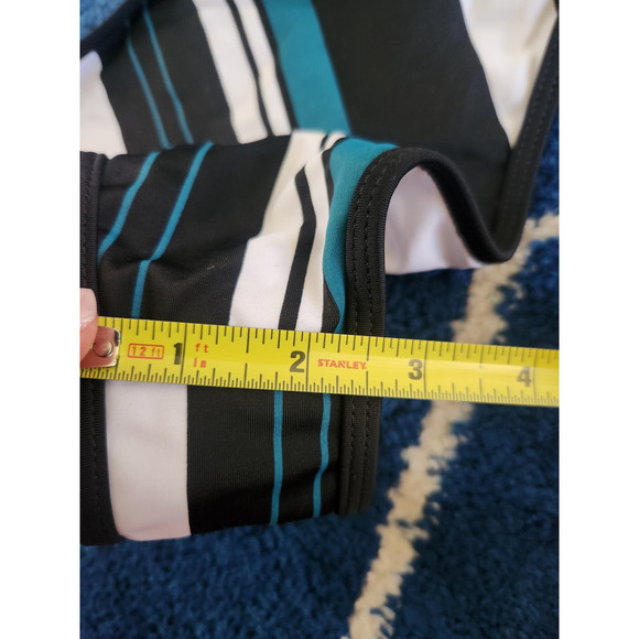 Cupshe Women's 2 piece  Bikini Swimsuit M - Picture 8 of 9